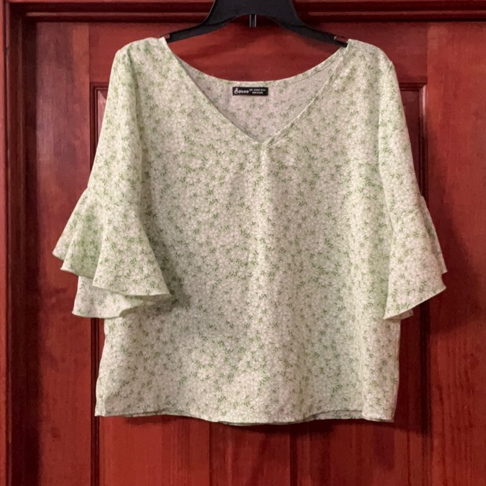 Green Floral Blouse with Ruffle Sleeves